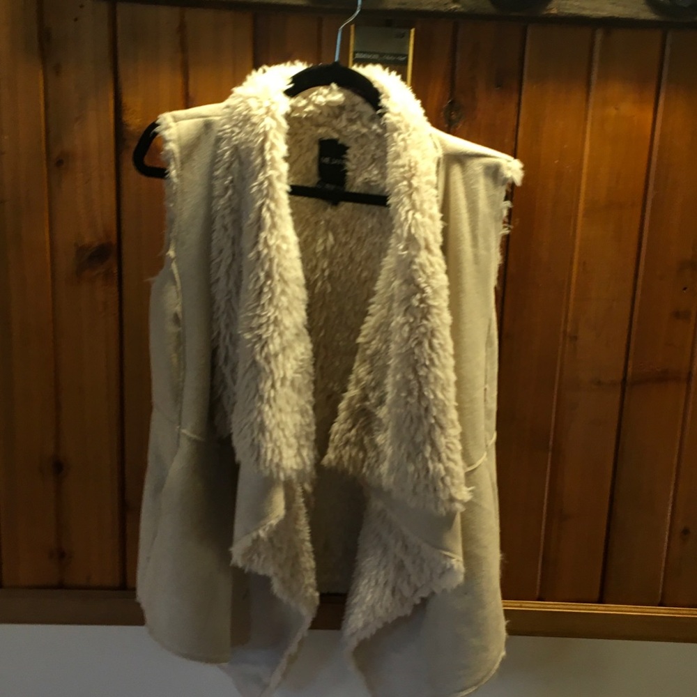 Me Jane Beige Faux Fur Vest